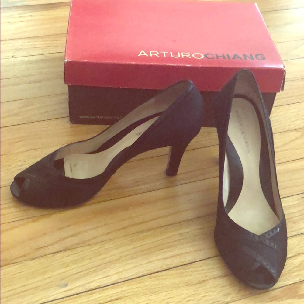 Arturo Chiang heels